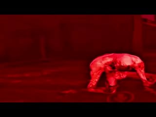 Вадим жестко флексит и двигает попой под фри фаер