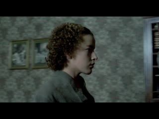 За стеклом (1987)