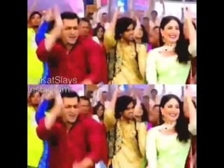 'sheila ki jawani' и 'chikni chameli' с салманом и кариной