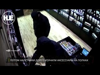 В питере грабители секс шопа растерялись от широкого ассортимента