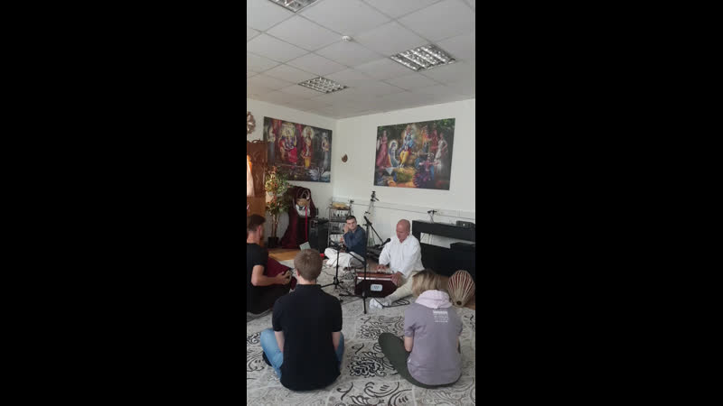Live kirtan vrindavan mellows