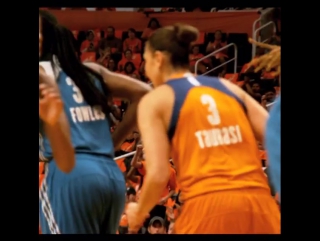 #dianataurasi (12pts) putting the #phoenixmercury on her back in the 3rd as they look to extend this series one more game on esp