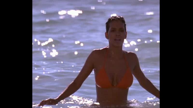 Холли берр голая halle berry die another day