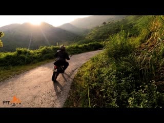 The adventure in the mountains of vietnam continues with breathtaking vistas, smoke haze before sunset 🌤️