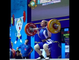 Mariya bazarkina (75kg, 17y/o) clean and jerking 105kg/231lb at the 2017 youth worlds