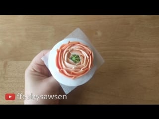 Floral buttercream gift box cake pt 1 how to pipe ranunculus, poppy, rosebud flowers