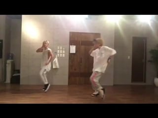 Naokiさんレッスン終わり！ 今日は時間が余ったのでありがたい先生のソロダンス付きです male teacher 笑 気持ち良く踊れた〜〜 良かったらrtamp;フォローお ( sq )