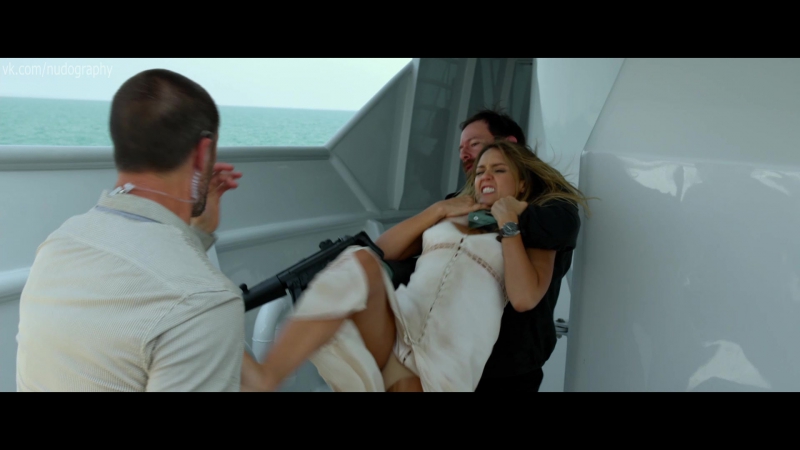 Попыталась сбежать джессика альба (jessica alba) в фильме "механик воскрешение" (mechanic resurrection, 2016) 1080p