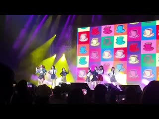 [lovelyzinsg] the girls then wowed the crowd with their charisma and presence in wow!