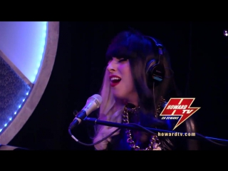 Lady gagas solo piano performance of 'the edge of glory' on howard stern show