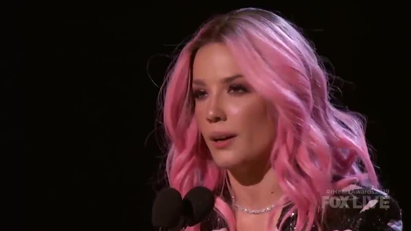 Halseys acceptance speech about fangirlsfandoms and how the outlook on them needs to be ch