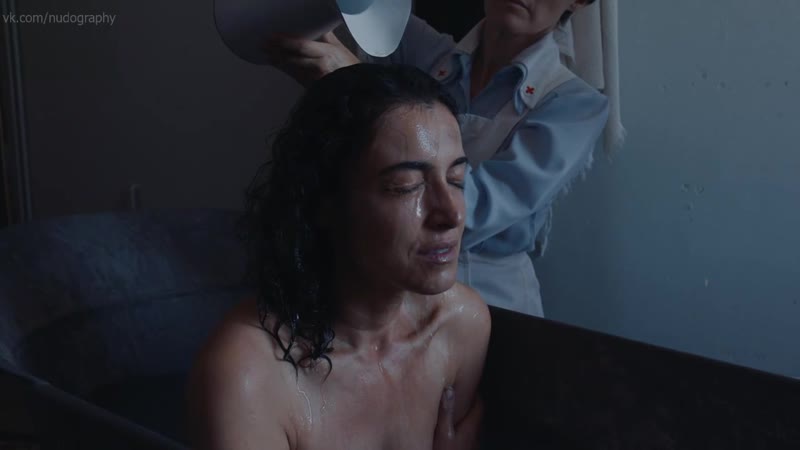 Бланка ромеро (blanca romero) голая в фильме "свет надежды" (la llum d'elna, the light of hope, 2017, сильвия кер)
