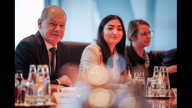 Live pressekonferenz von bundeskanzler scholz nach treffen mit vertretern von migrantenverbänden