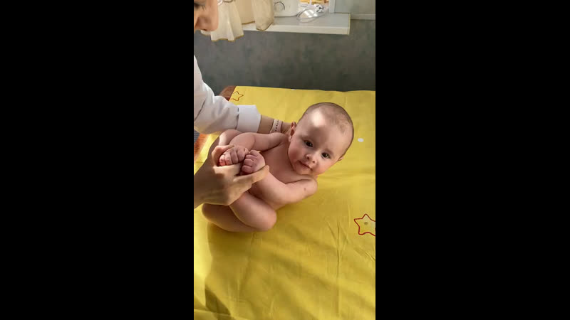 Раскачивание в позе эмбриона