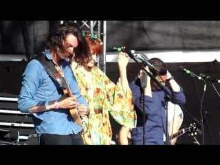 The maccabees feat florence welch toothpaste kisses (live at corona capital, mexico | )