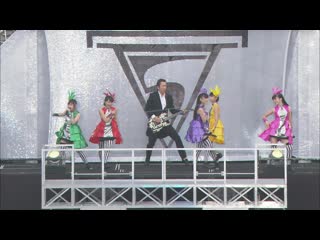 Momoiro clover z push with tomoyasu hotei (world summer dive 2013)