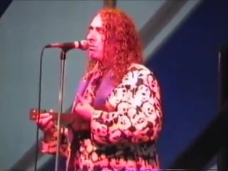 Tiny tim performs tiptoe through the tulips at the 1993 festa italiana