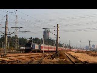 {{cnr}} hxd3c 0050 hauling k116 passenger train passing pinghu south railway station