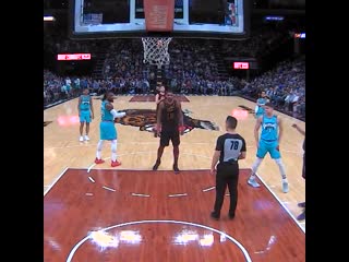 Aanba ru тристан шлепает краудера по заднице