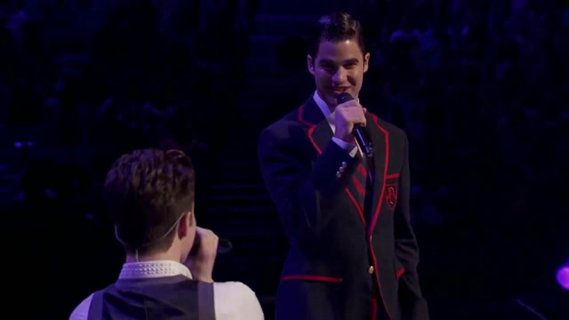Glee 3d cut out scene with brittany, blaine and kurt (720p)