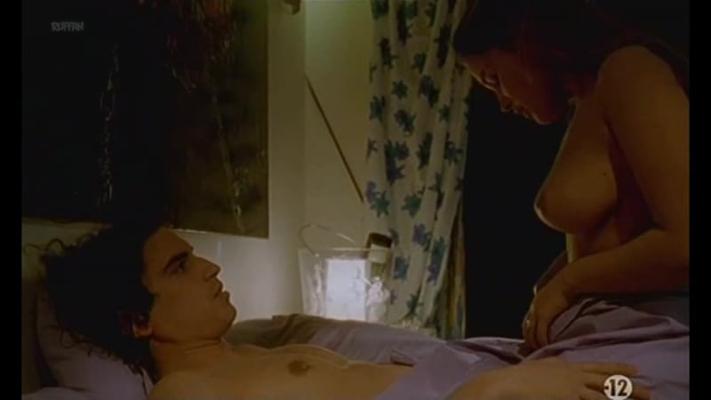 Vahina giocante nude vivante (fr 2002)