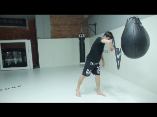 Удар локтем