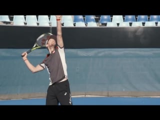 Dylan alcott gives romain grosjean a few tennis lessons