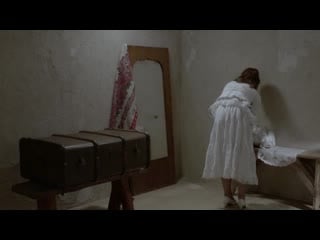Выебал в номере отеля шалавливую сучку сука облизала яйца и анус шлюха любит кончу и сперму на язык хуй пизда шалава