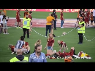 Daniele e ale coi figli nel post partita di roma genoa <3