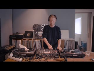 Joris voorn vinyl dj set playing minimal house and techno