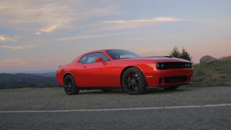 Head2head 61 2015 dodge challenger srt hellcat vs 2015 chevrolet camaro zl1