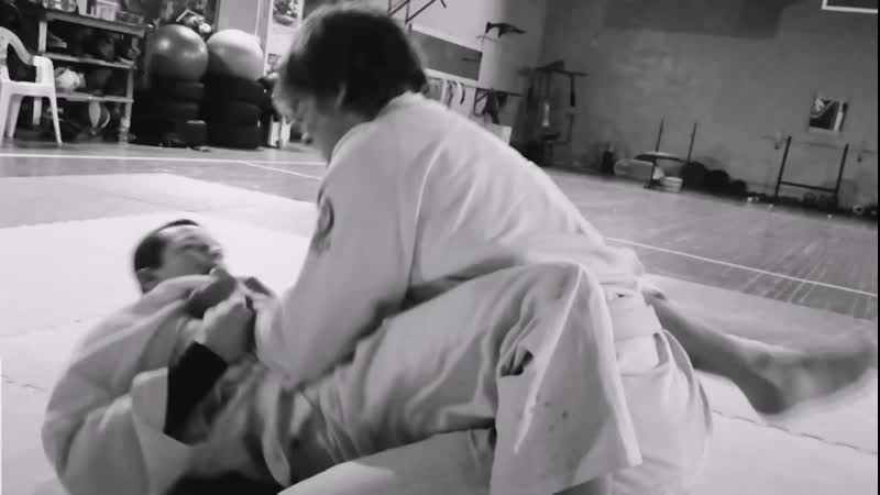Triangle porn from guard удушающий прием треугольник из гарда