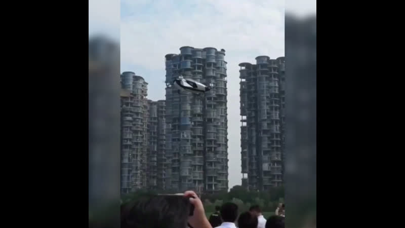 Будущее ближе, чем нам кажется летающий автомобиль совершил первый полёт над китаем аппарат xpeng x2 преодолел 1,5 км над реко