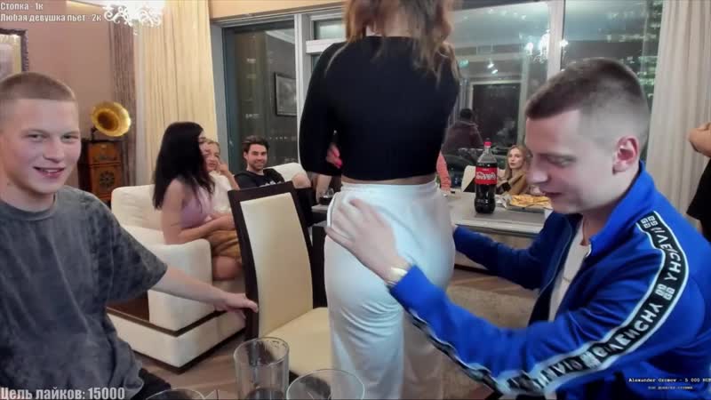 Шлепок по жопе👋🏻 mellstroy девушки со стримов