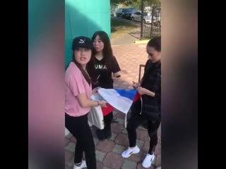 Японские болельщицы прилетели к алине