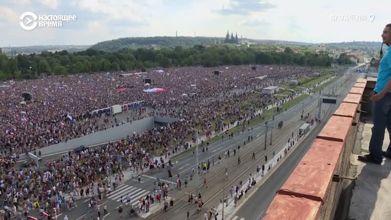 В праге прошел массовый протест за отстау премьер министра