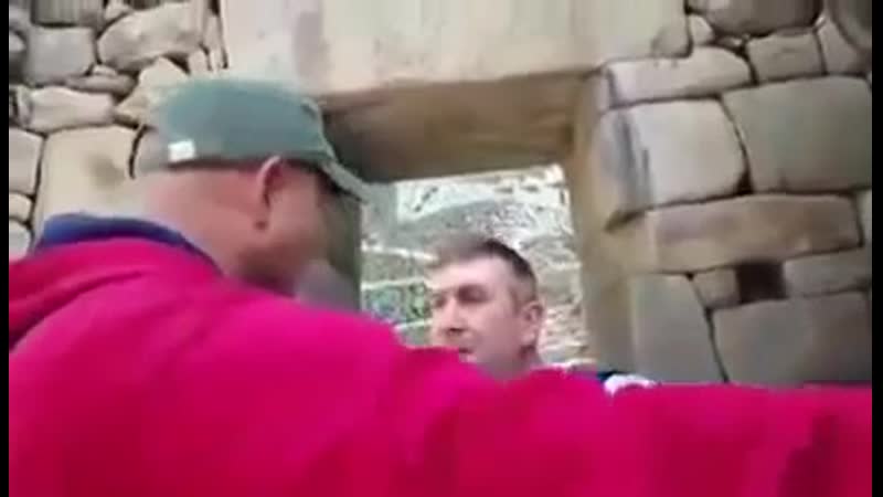 Ватник доебался до украинца в перу из за майки