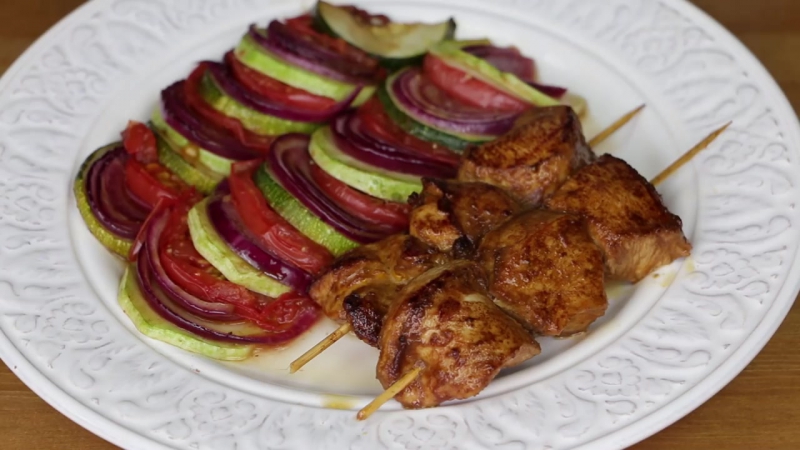 Шашлычки из курицы с овощами