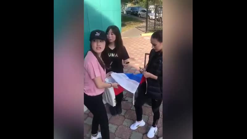Японские болельщицы прилетели к алине