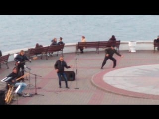 Рояль в кустах smoke on the water (deep purple )