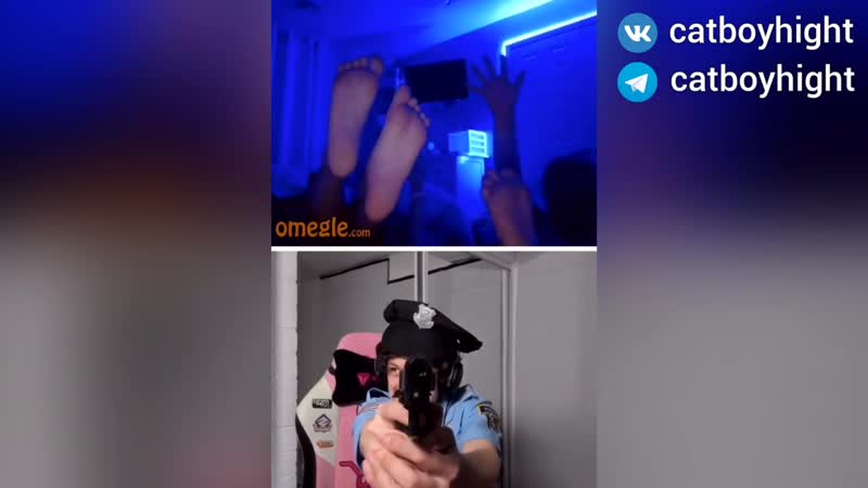 Молодые выполняют приказы офицера catboykami