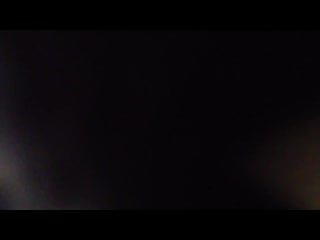 Ебарь запачкал лицо и волосы милашки обильным