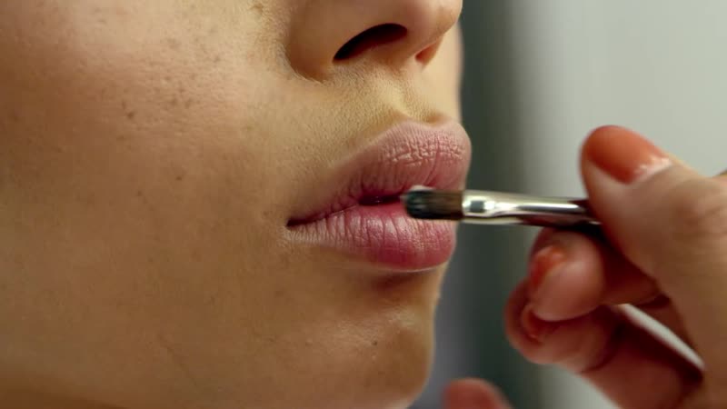 Zoë kravitz nude calls out photoshop in her october bazaar cover shoot harper's bazaar (2018) hd 1080p