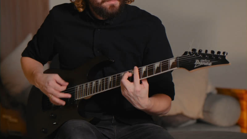 R tem voiceless (kazantip 2005) guitar cover