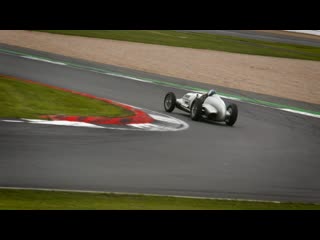 Valtteri drives the classic mercedes w125 from 1937!