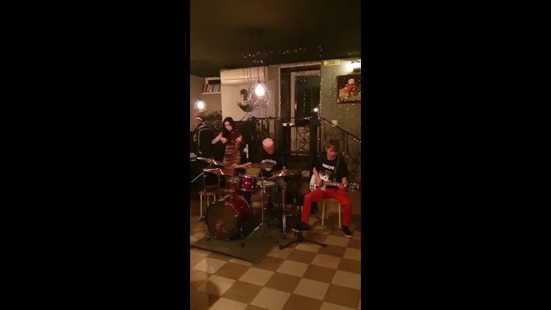 Дорогие подписчики 🦐 как вам наши живые концерты?