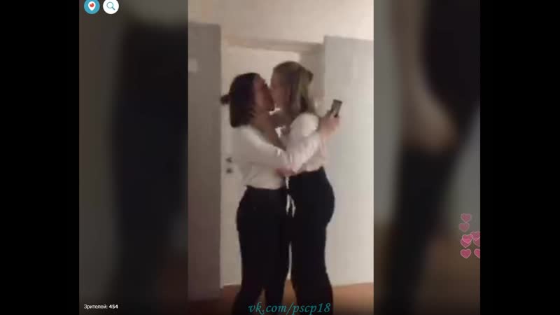 Порно видео Две девушки целуются. Смотреть Две девушки целуются онлайн