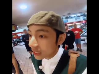 Since twt is a mess lemme bring tiny taehyung ordering a burger and an oreo mcflurry back on the