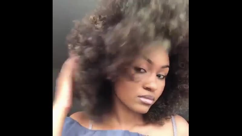 Объёмная причёска негритянки