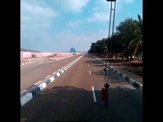 Металіст повертається з ранкового тренування